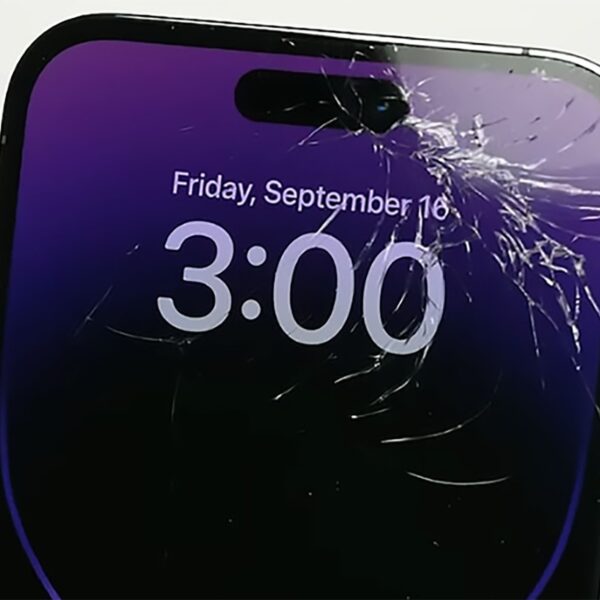 Thay màn hình iPhone 14 Pro chính hãng